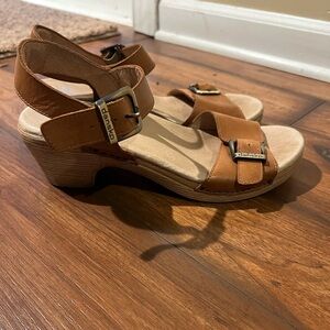 Dansko Women's Size 41 Matty Brown Strappy Block Sandals Summer Casual